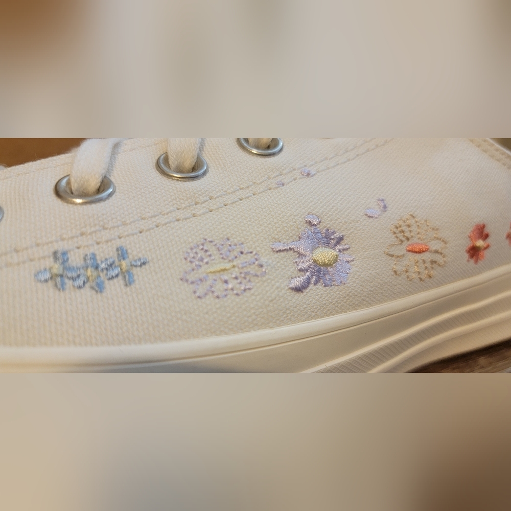 Embroidered converse - Picture 5 of 6